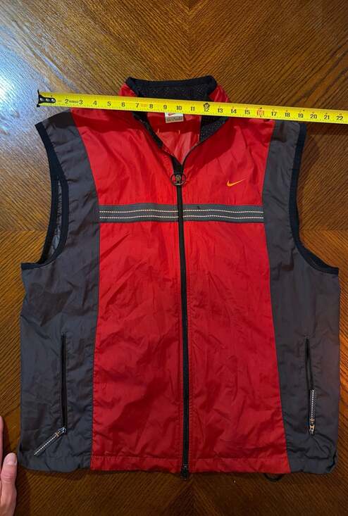 Nike - Picture 3 of 10